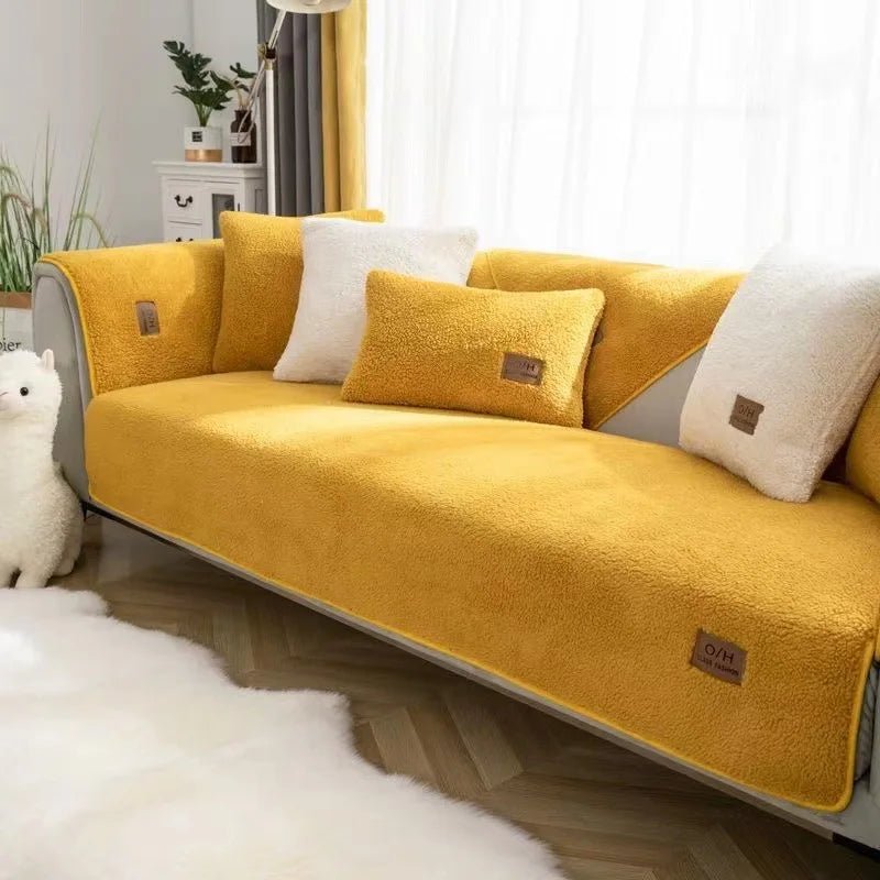 COUCHCLOUD – Plush Sofa Cover Made of Polyester Fiber for Warmth and Protection
