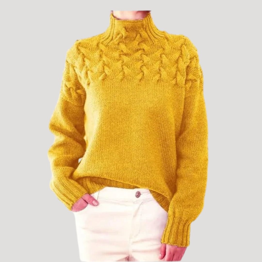 Damski sweter z golfem o warkoczowym splocie