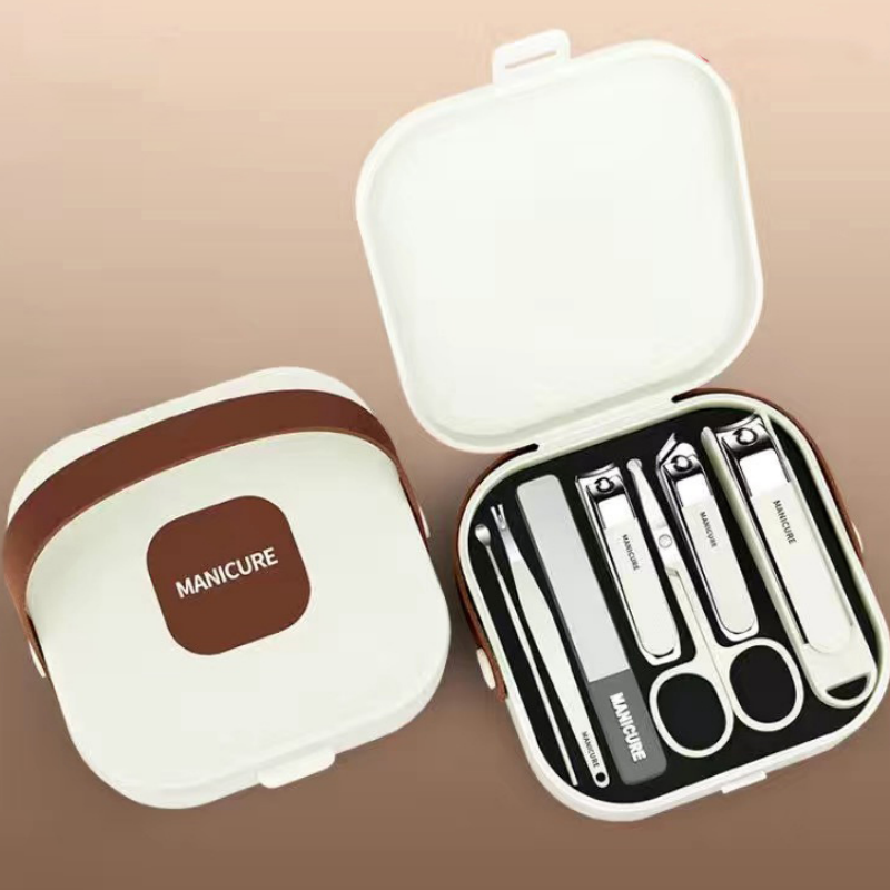 Glevato | Portable 7-piece manicure set with nail clippers