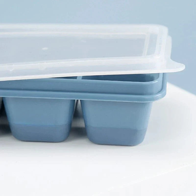 3 Plastic Ice Cube Trays with 6 Compartments and Lid