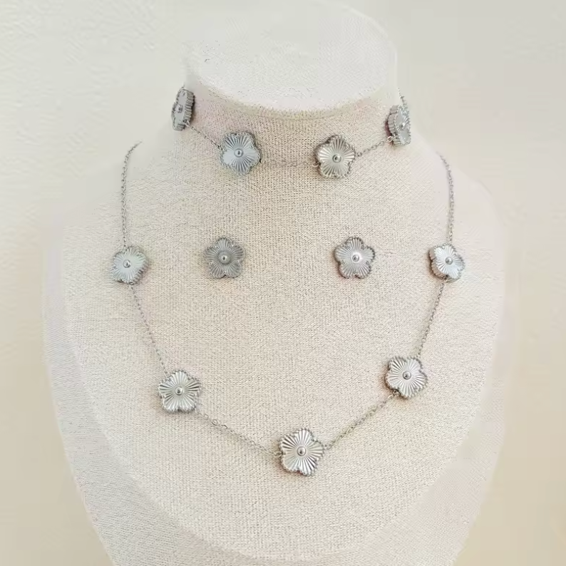 Bella - Shamrock set - Ready to offer