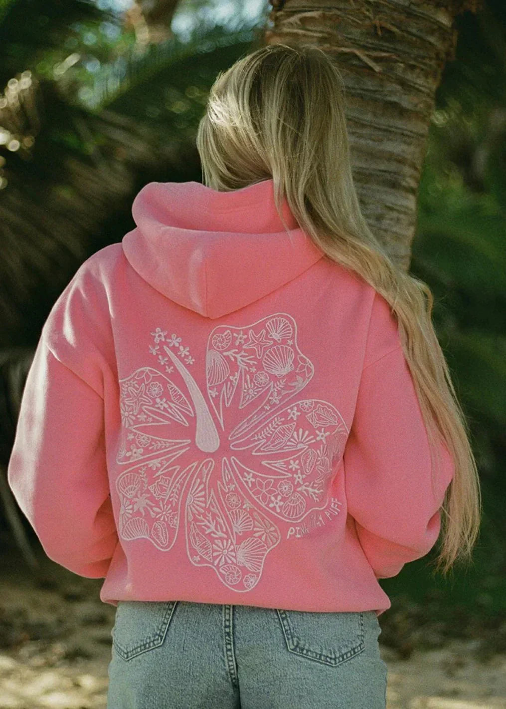 Bluza z kapturem oversize z tropikalnym nadrukiem – wygodny streetwear