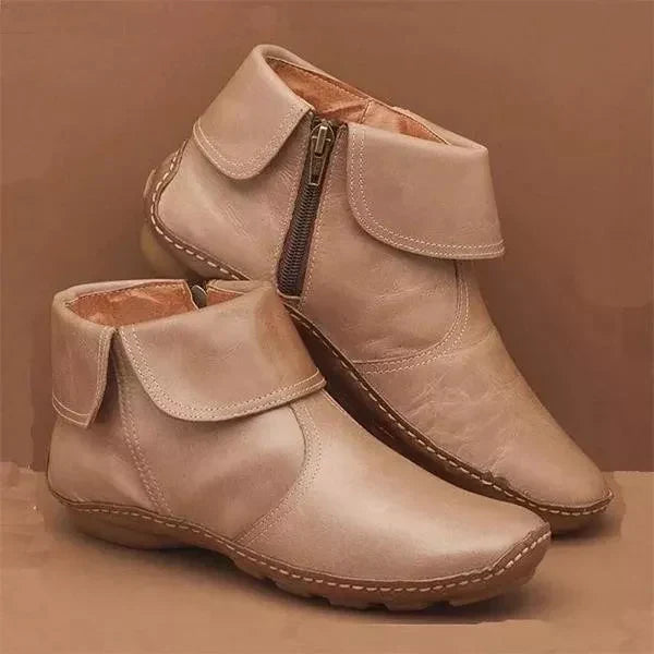 Botki damskie w stylu vintage z kontrastowymi przeszyciami