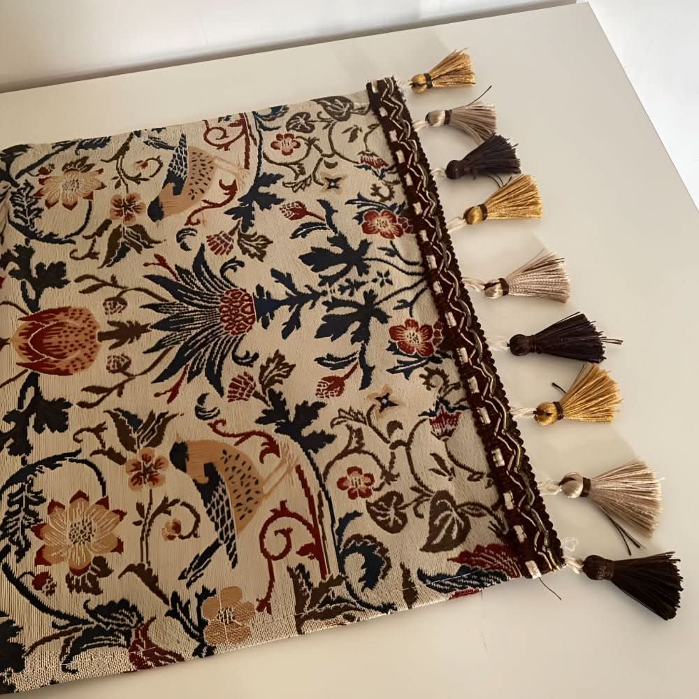CLASSICLINENS – Elegant table runner with floral and bird motif