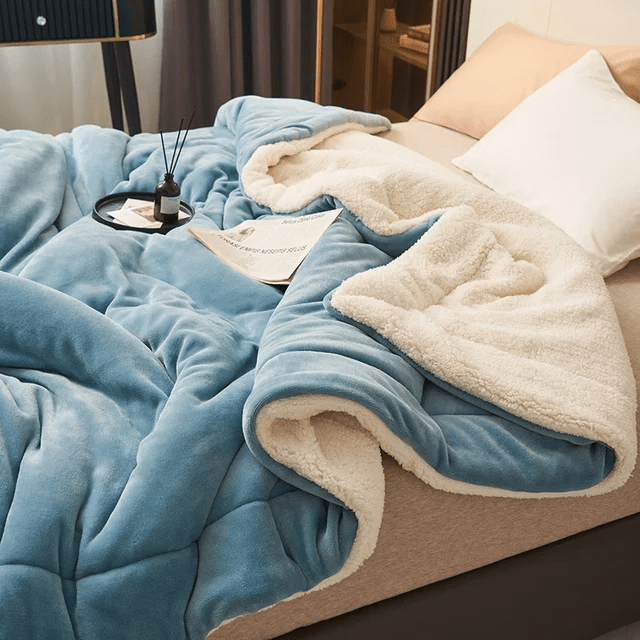 COZYLUXE – Luxurious Fleece Blanket for Comfort & Warmth