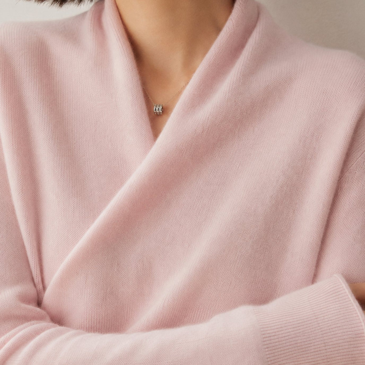 Damski dzianinowy sweter kopertowy z szalowym kołnierzem z domieszką kaszmiru