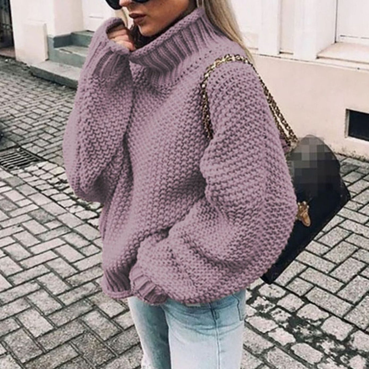 Damski sweter oversize z golfem o grubym splocie