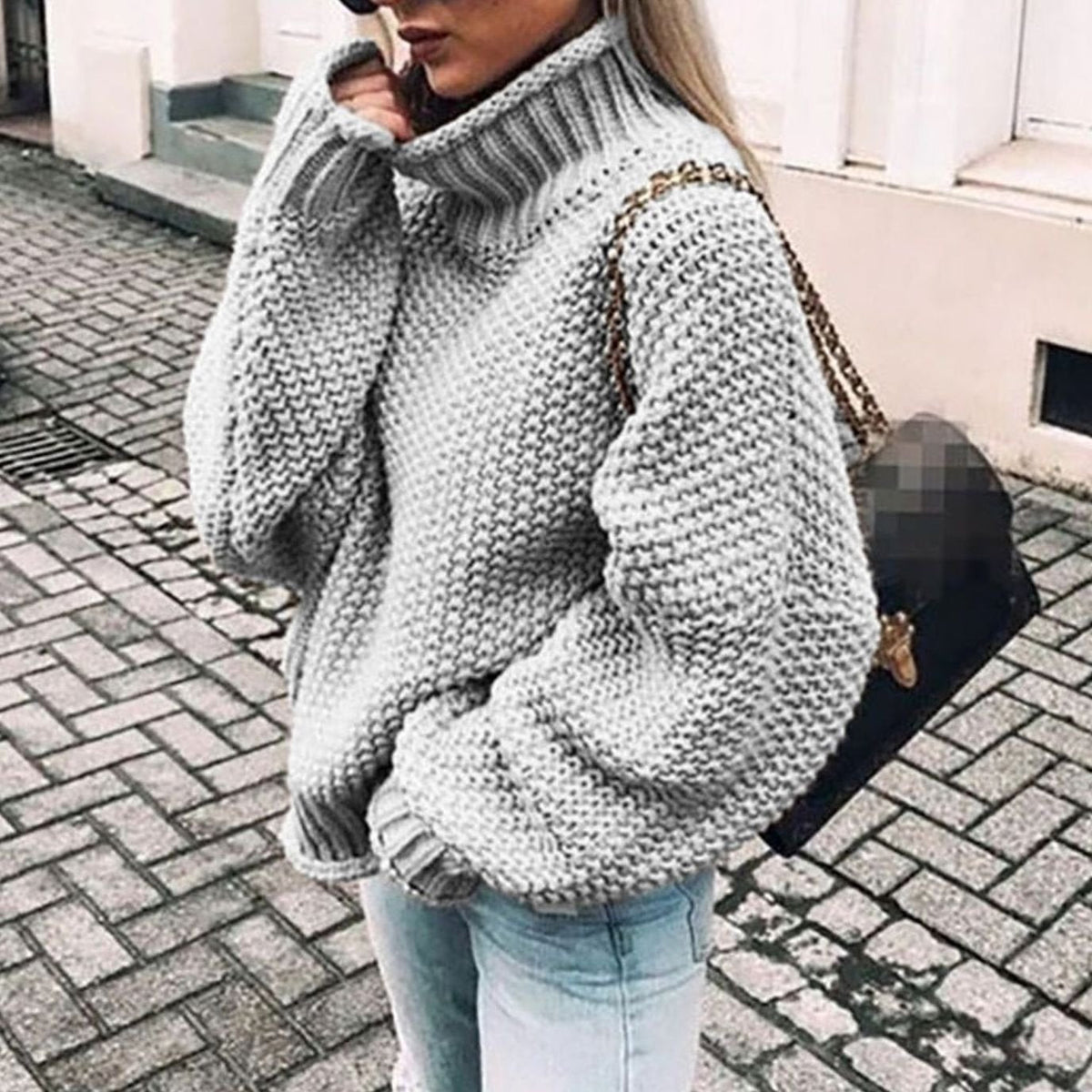 Damski sweter oversize z golfem o grubym splocie
