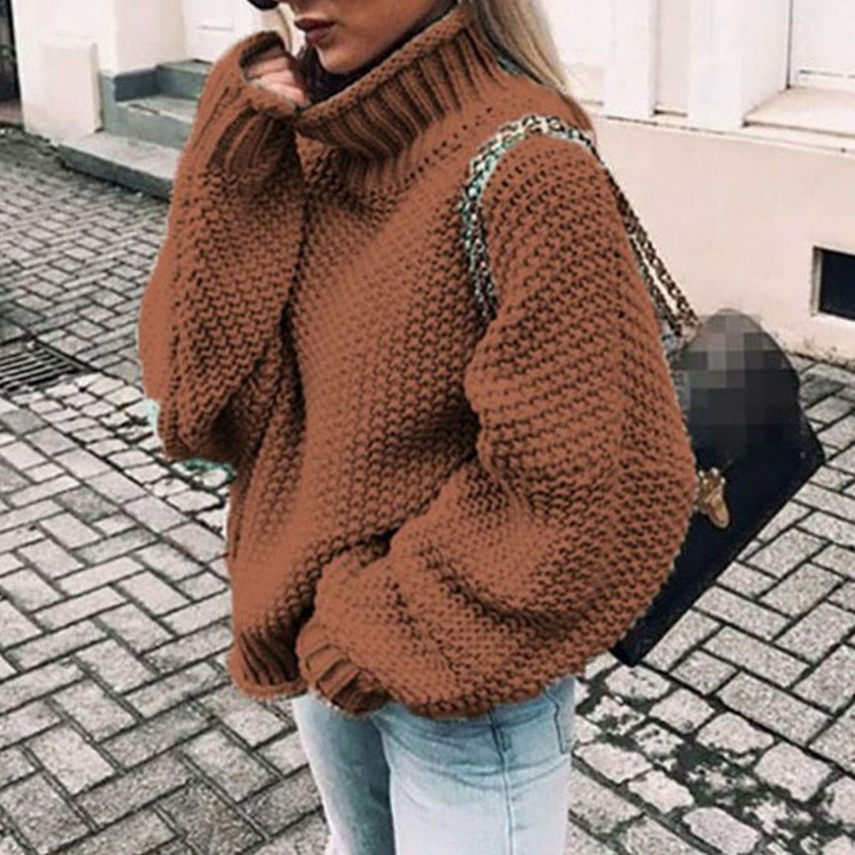 Damski sweter oversize z golfem o grubym splocie