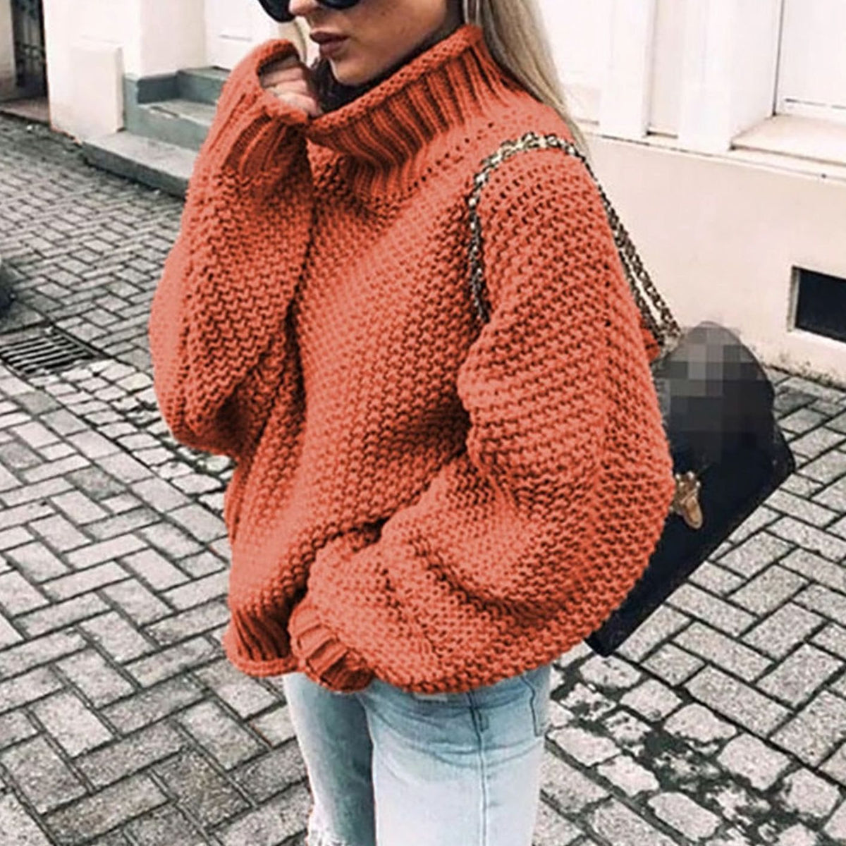 Damski sweter oversize z golfem o grubym splocie