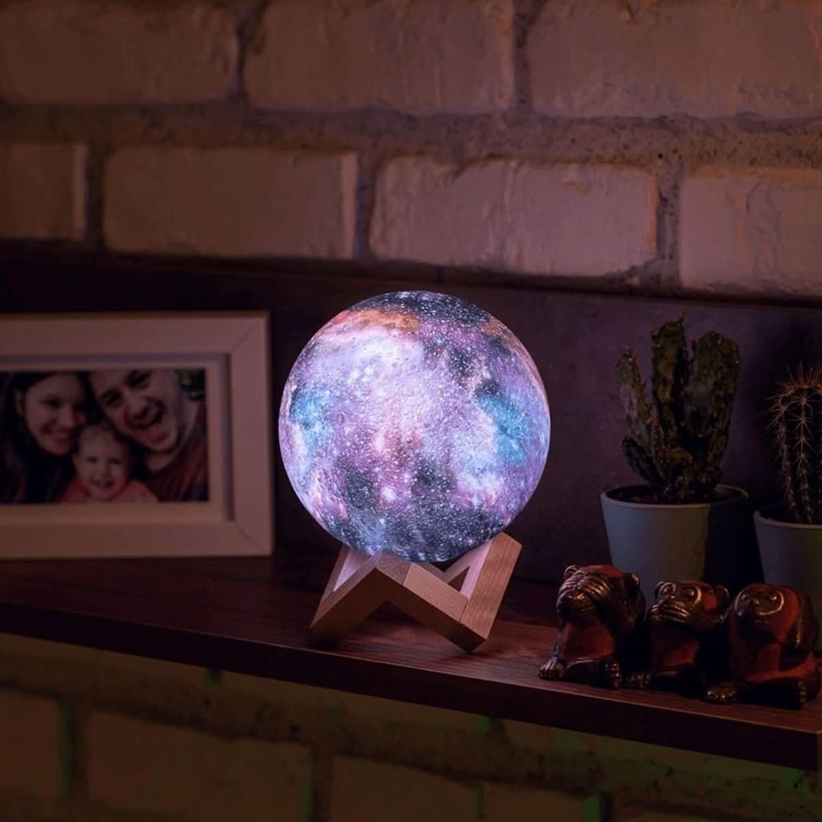 GALAXY MOONLAMP - 3D moon lamp with 16 colors & wooden stand