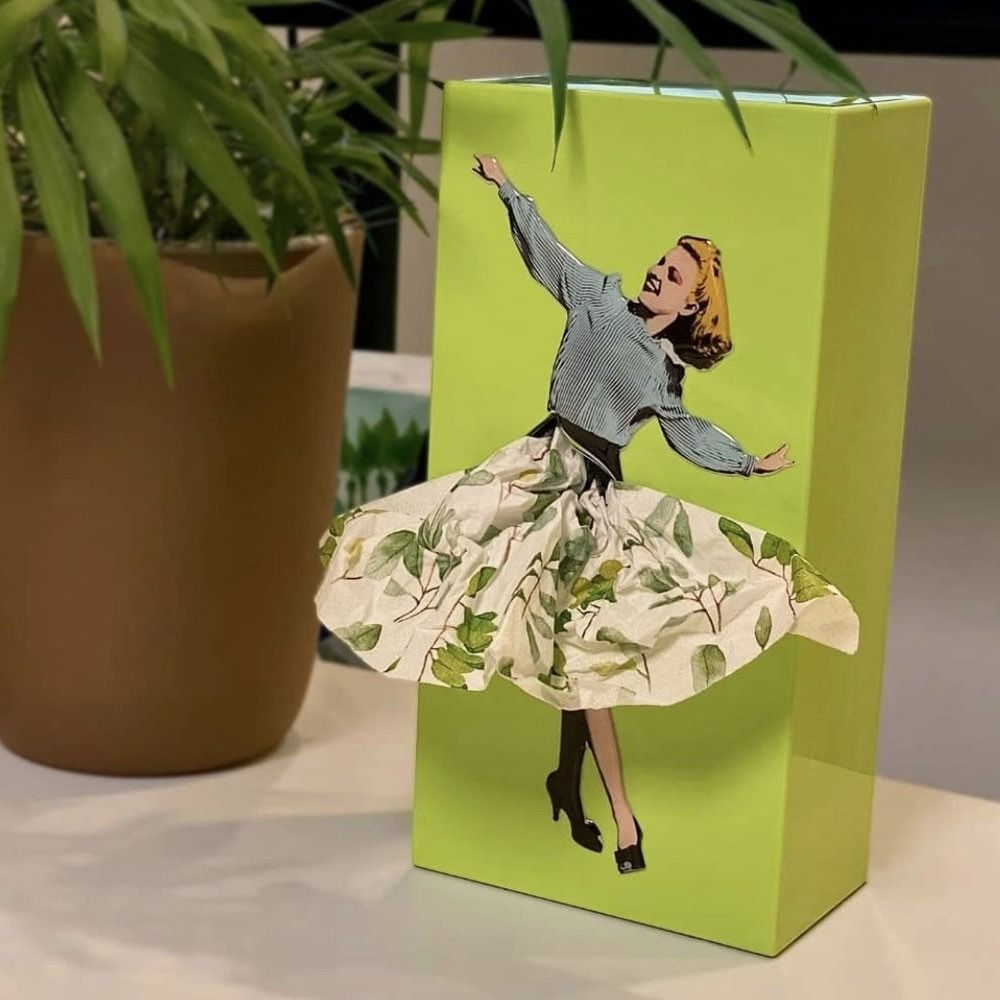 Glevato | Flying Skirt Tissue Box