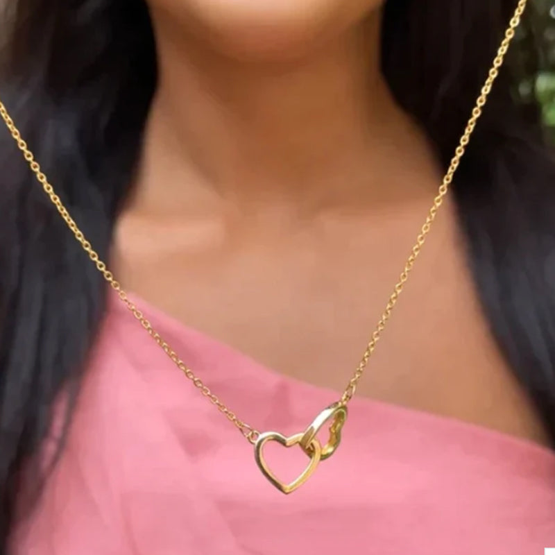 Glevato | Heart Necklace with Rotating Rose Gift Box