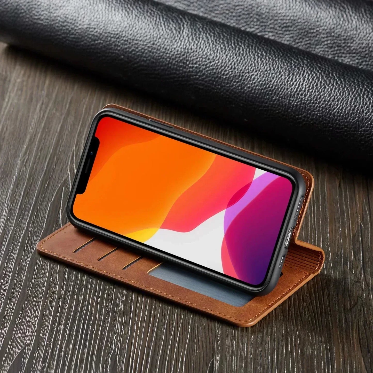 Glevato | iPhone Case: Magnetic Leather Pouch for Stylish Protection