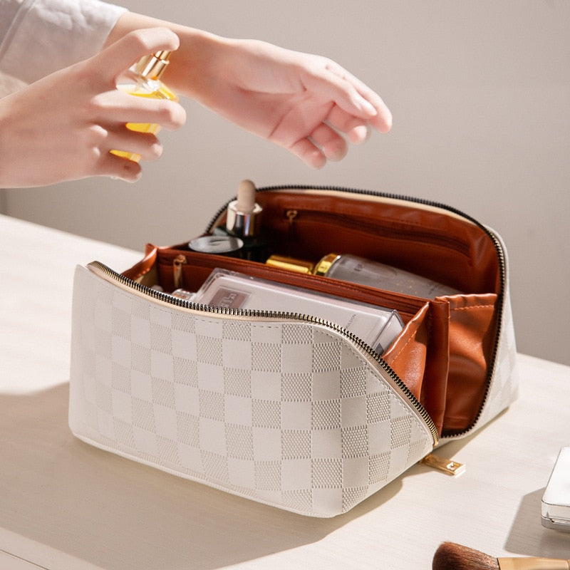 Glevato | Luxurious Checkered Makeup Cosmetic Bag