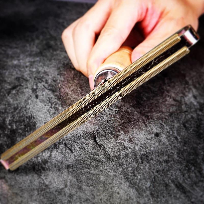 Glevato | Manual Lint Remover | Copper Precision Head | Solid Wood Handle | Battery-Free Fabric Shaver for Cashmere, Wool & Upholstery | Pilling Extractor