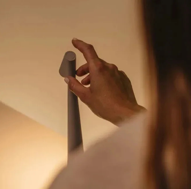 Glevato | Nordic Minimalist Design Mood Lamp | Wireless | LED | Reading Lamp | Dinner Lamp