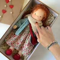 Glevato | Miękka lalka Waldorf z dzianinowym kardiganem