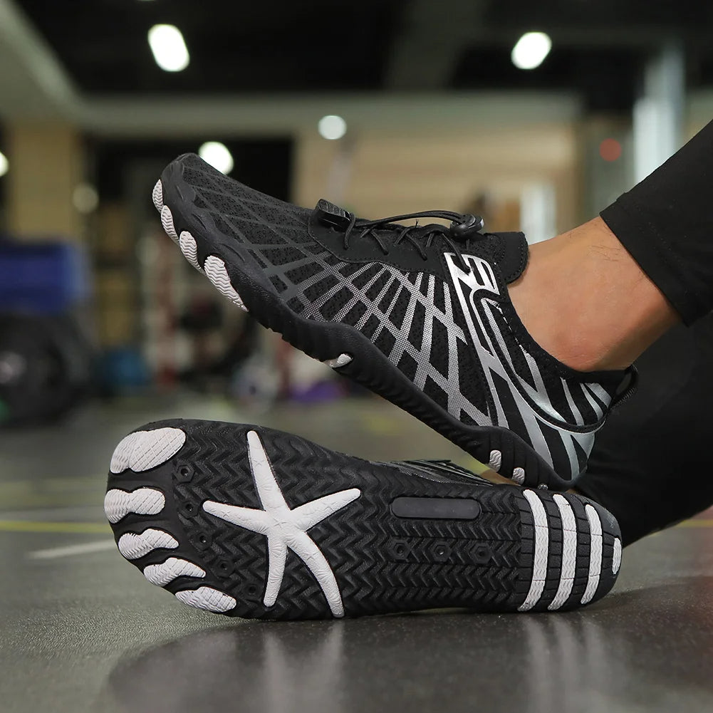 Glevato | Water Shoes with Grid Pattern Detail