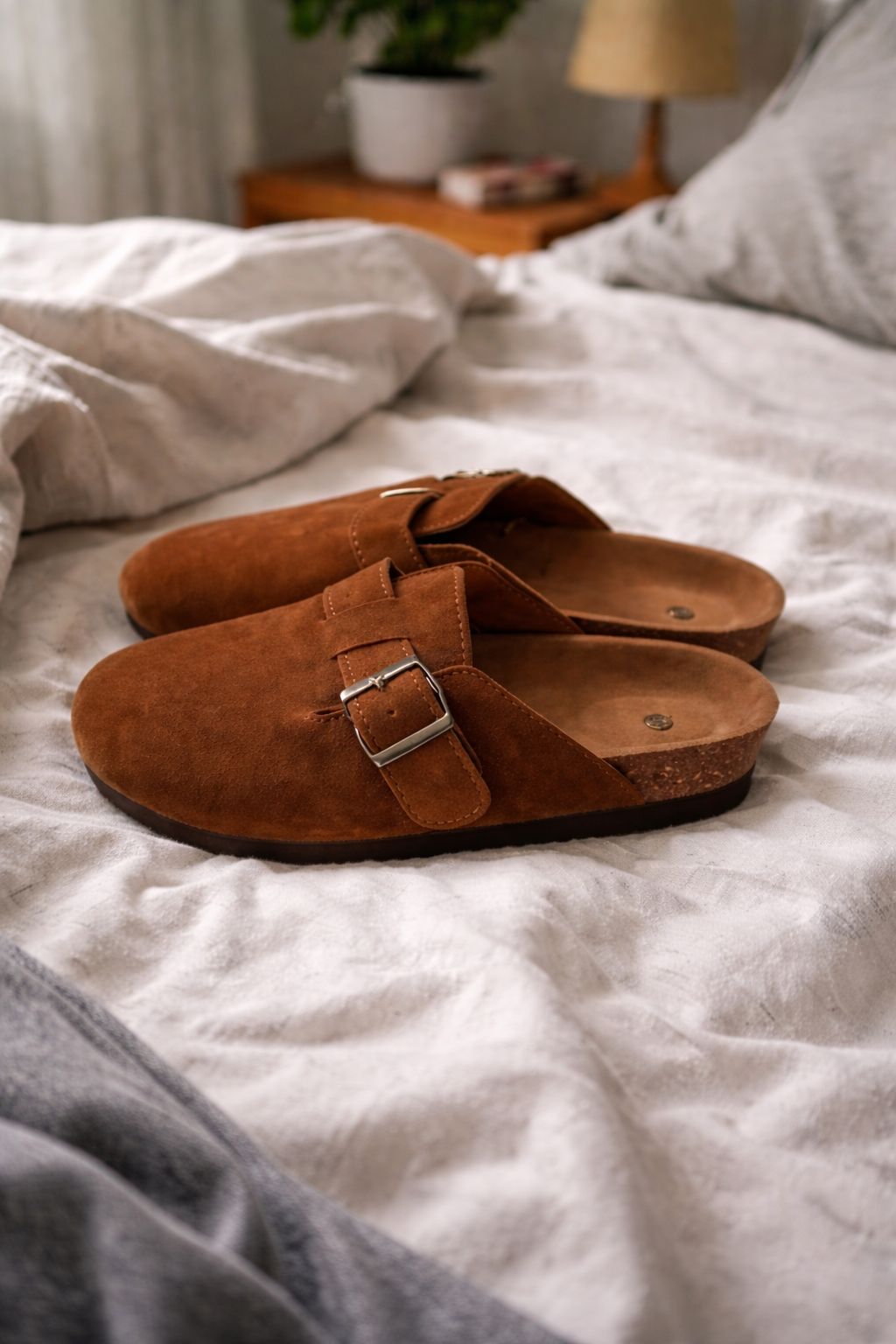 Glevato Women's Clogs Buckle Design Slippers