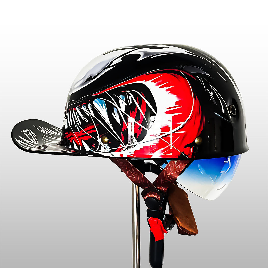 Kask motocyklowy w stylu czapki z daszkiem