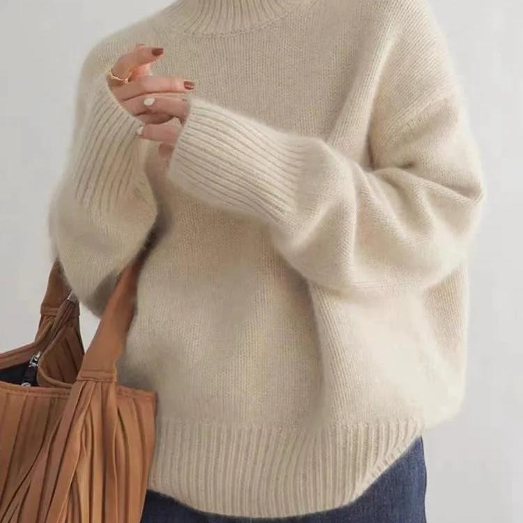 Kaszmirowy sweter z golfem oversize – miękki, ciepły i elegancki