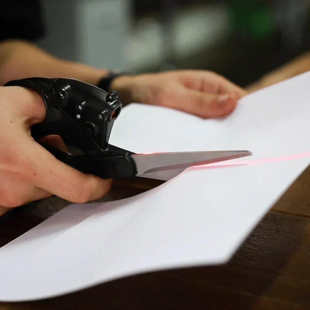 LaserCut™ – Scissors with Laser