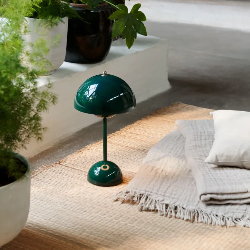 Modern Touch Sensitive Table Lamp - LumiTouch