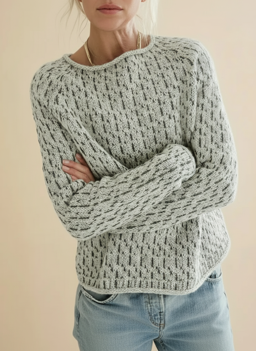 Sweter damski z raglanowymi rękawami i okrągłym dekoltem