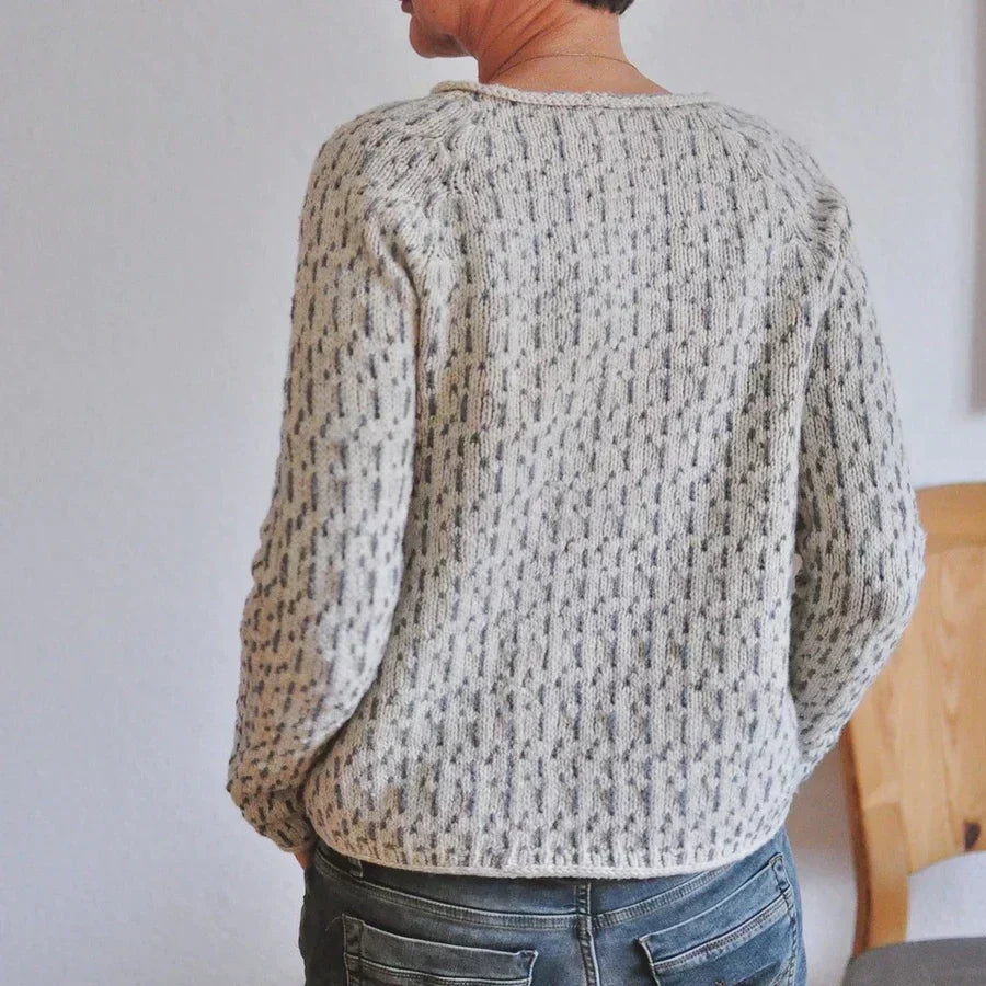 Sweter damski z raglanowymi rękawami i okrągłym dekoltem