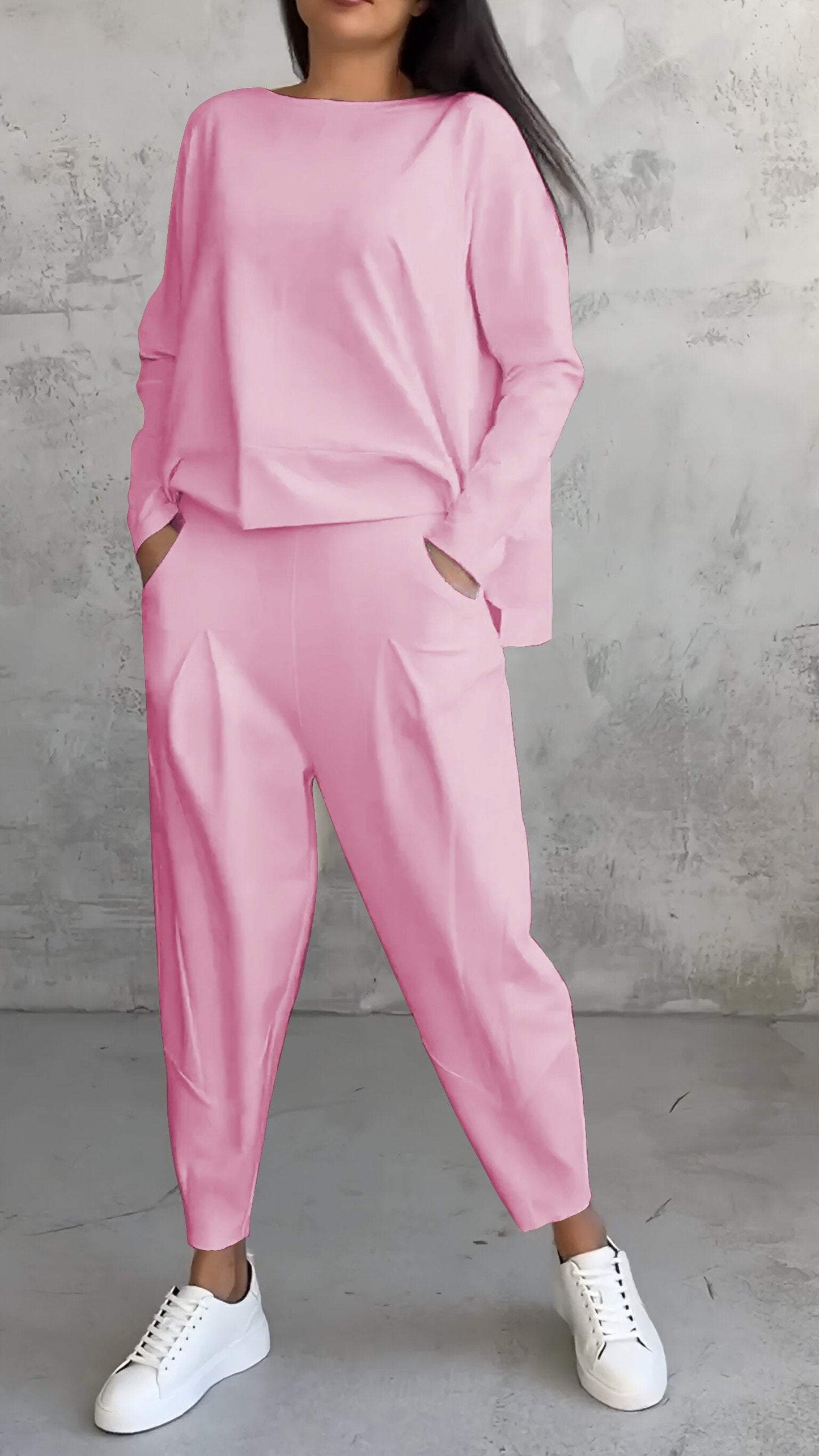 Two-Piece Leisure Suit with Round Neck and Long Sleeves